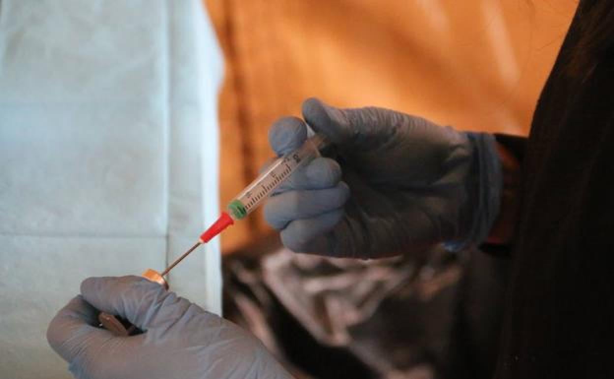 Tres de cada cinco castellanos y leoneses mayores de 60 años ya cuentan con la pauta completa de la vacuna