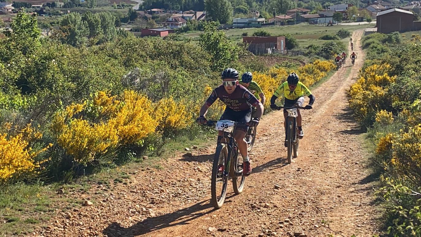 La Transonarriba ha convertido el municipio en el centro neurálgico del ciclismo de montaña en la provincia de León.