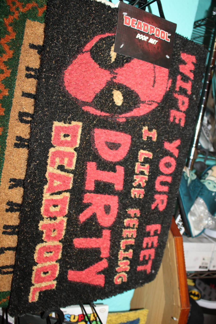 Rodrigo Vidal Sierra celebra el Día del Orgullo Friki al frente desde hace tres años de una de las tiendas de esta índole en León.