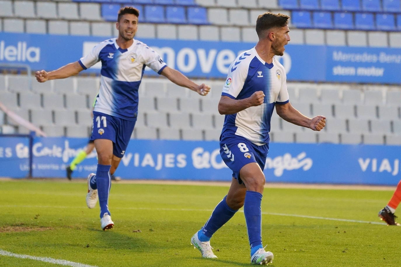 La SD Ponferradina visita la Nova Creu Alta para medirse al CE Sabadell en el último partido a domicilio del curso.