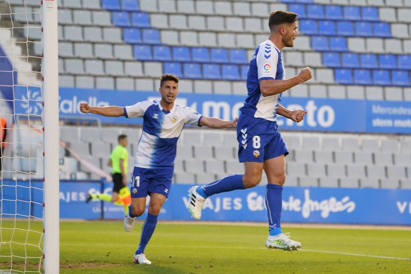 La SD Ponferradina visita la Nova Creu Alta para medirse al CE Sabadell en el último partido a domicilio del curso.