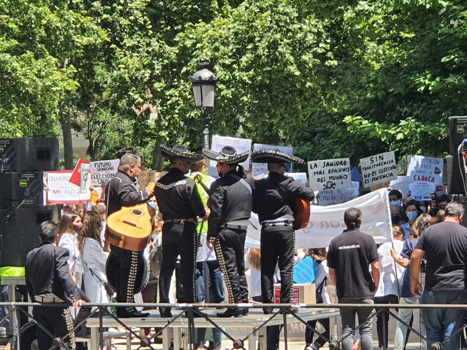 Los mariachis fueron parte de la reclamación de los opositores sanitarios de varias especialidades. 