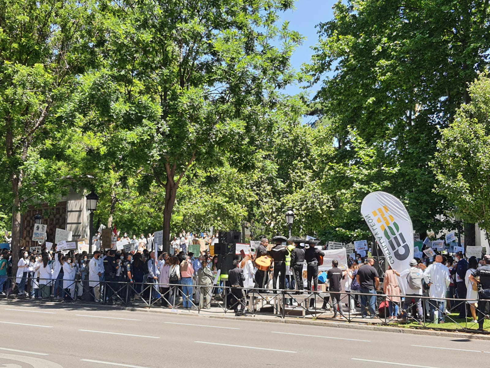 Los mariachis fueron parte de la reclamación de los opositores sanitarios de varias especialidades. 