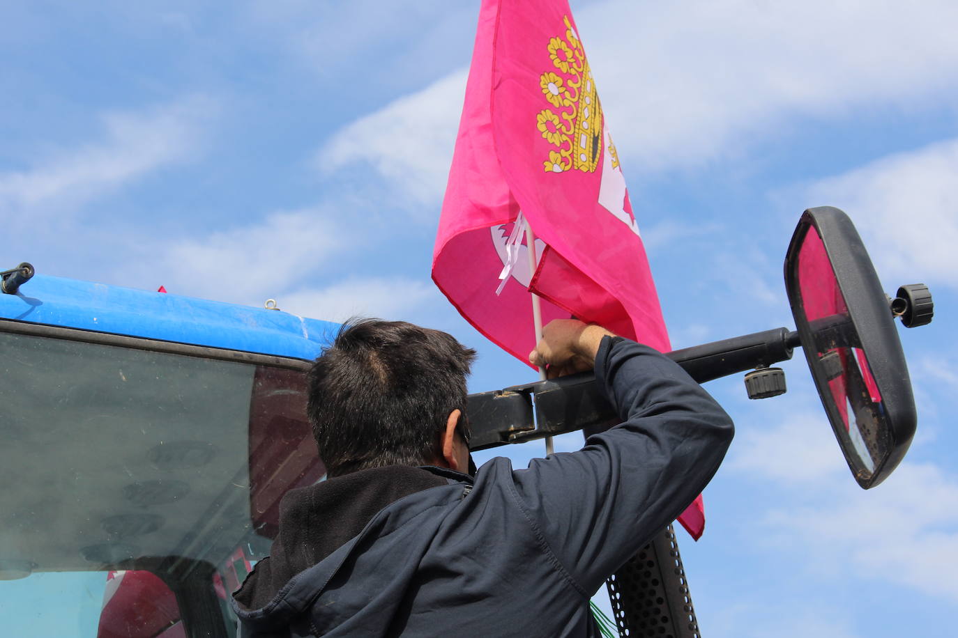 Trece camiones recorren las calles de León contra una PAC «cada vez menos productivista».