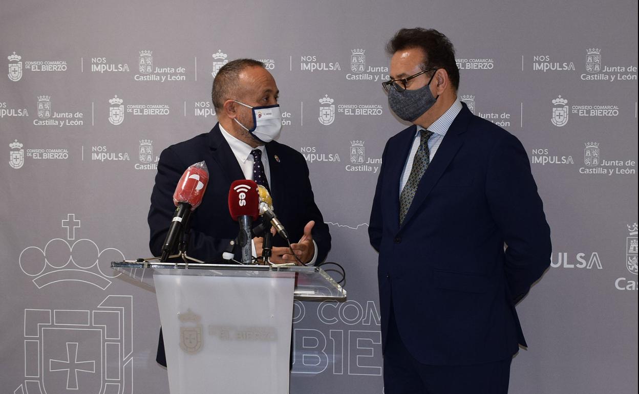 El presidente del Consejo del Bierzo y el embajador de la patronal Bussiness Rusia para España y Portugal, durante su comparecencia.