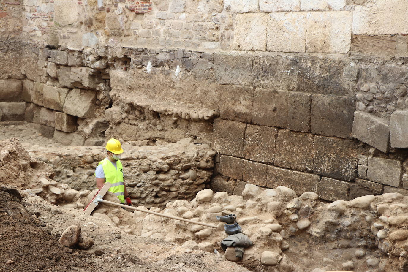 La zona arqueológica de la Era del Moro dotará a la capital de nuevos lienzos de su muralla que será puesta en valor.