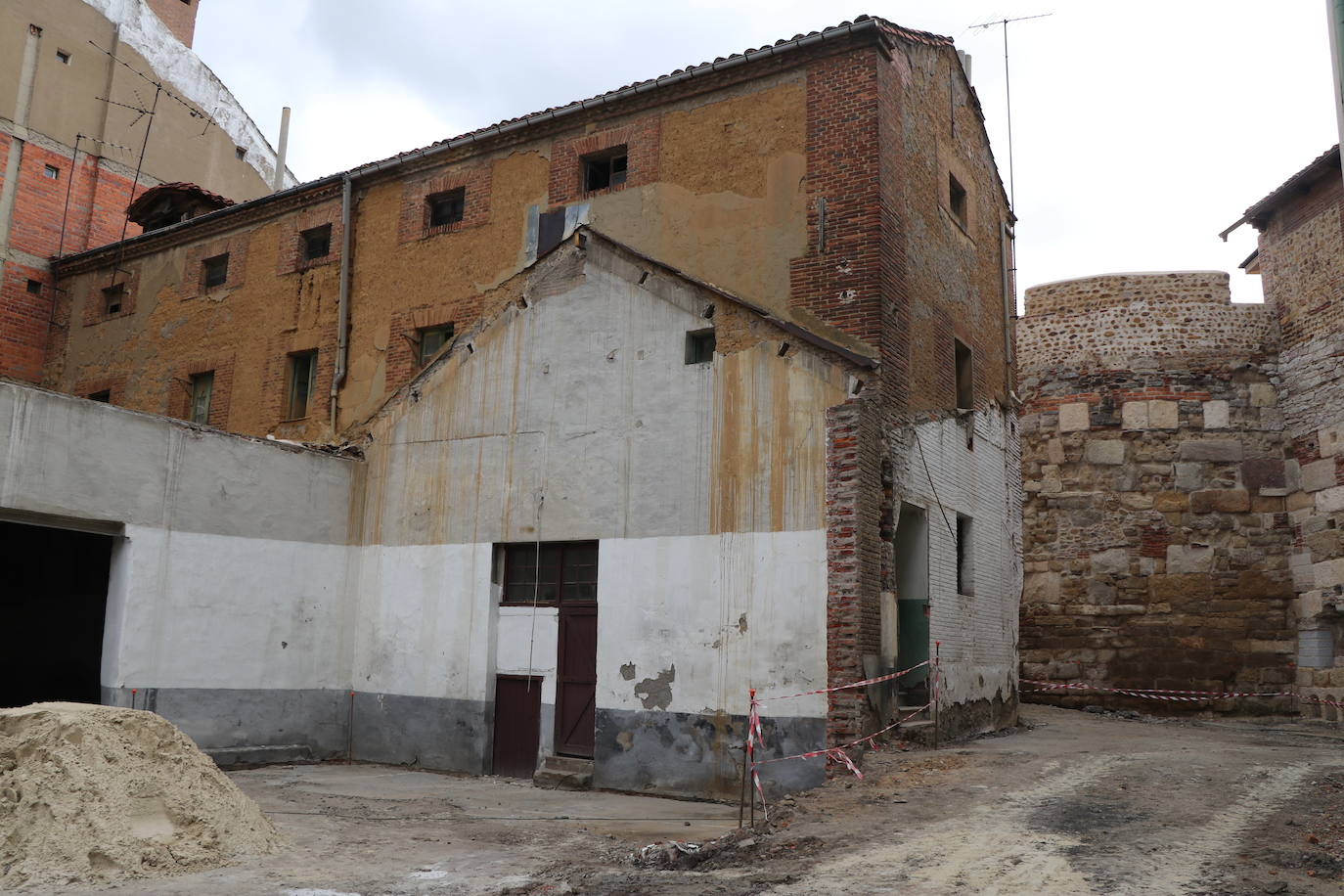 La zona arqueológica de la Era del Moro dotará a la capital de nuevos lienzos de su muralla que será puesta en valor.