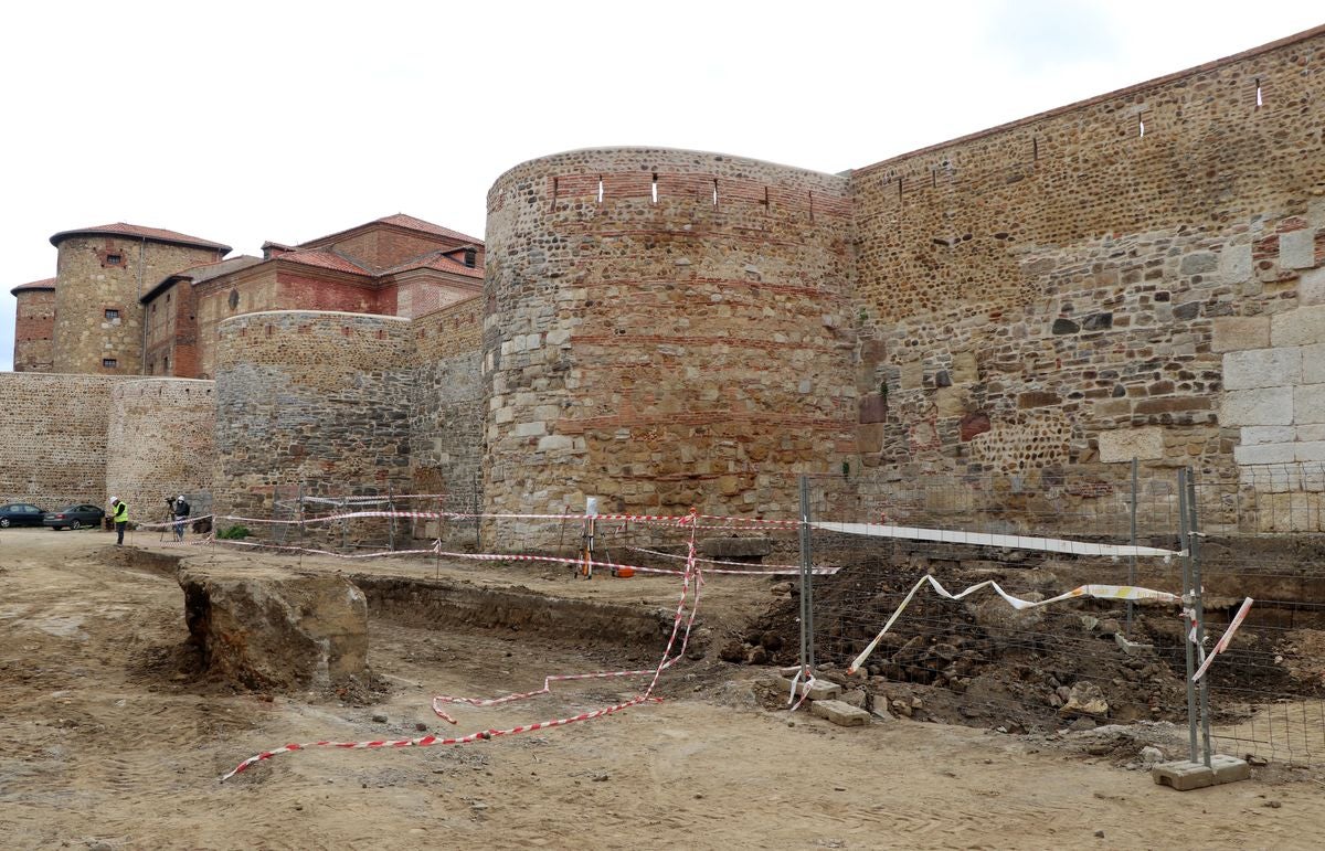 La zona arqueológica de la Era del Moro dotará a la capital de nuevos lienzos de su muralla que será puesta en valor.