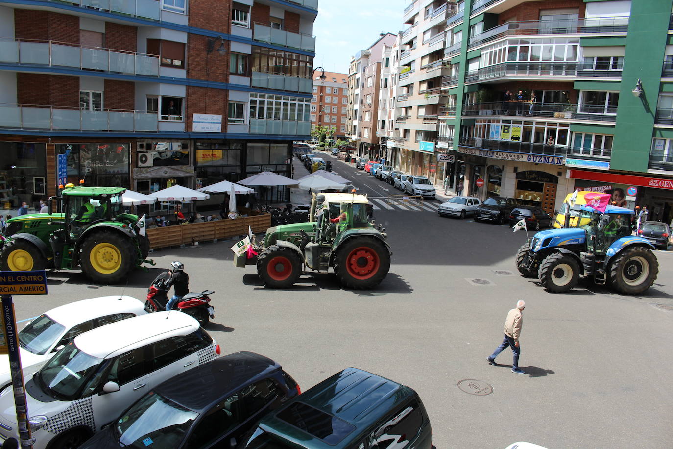 Trece camiones recorren las calles de León contra una PAC «cada vez menos productivista».