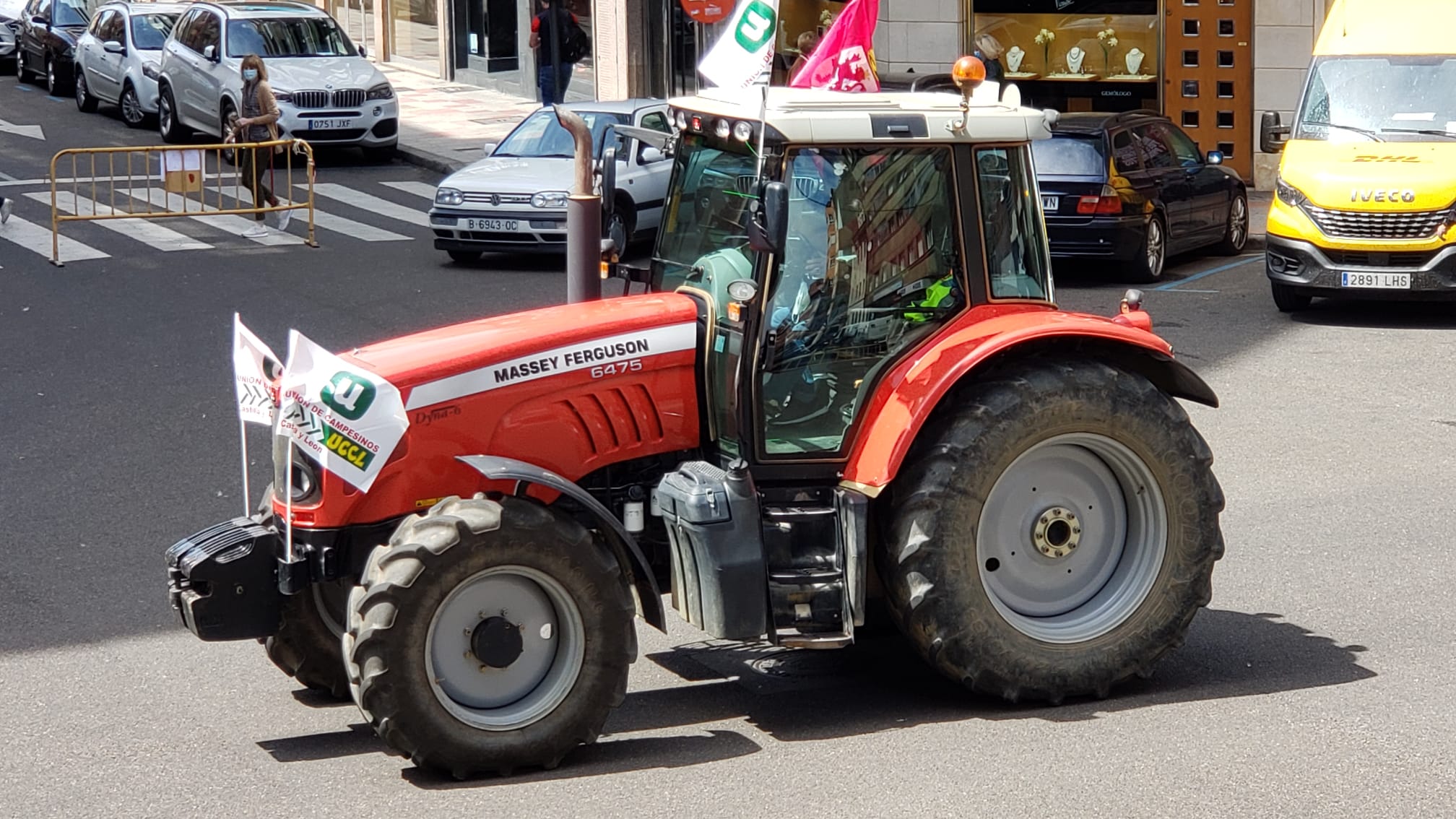 Trece camiones recorren las calles de León contra una PAC «cada vez menos productivista».