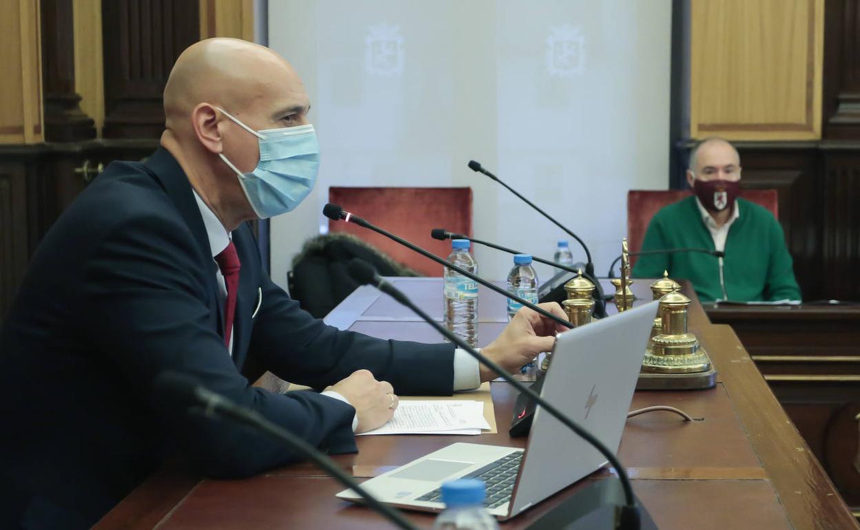 El alcalde de León, José Antonio Diez, en un pleno municipal.