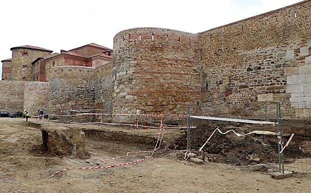 Nueva zona arqueológica de la Era del Moro que dará paso a un nuevo área peatonal en León.