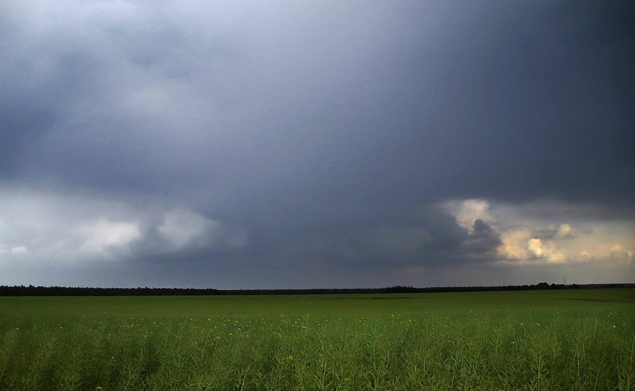 Cielo de tormenta en la Cepeda. 