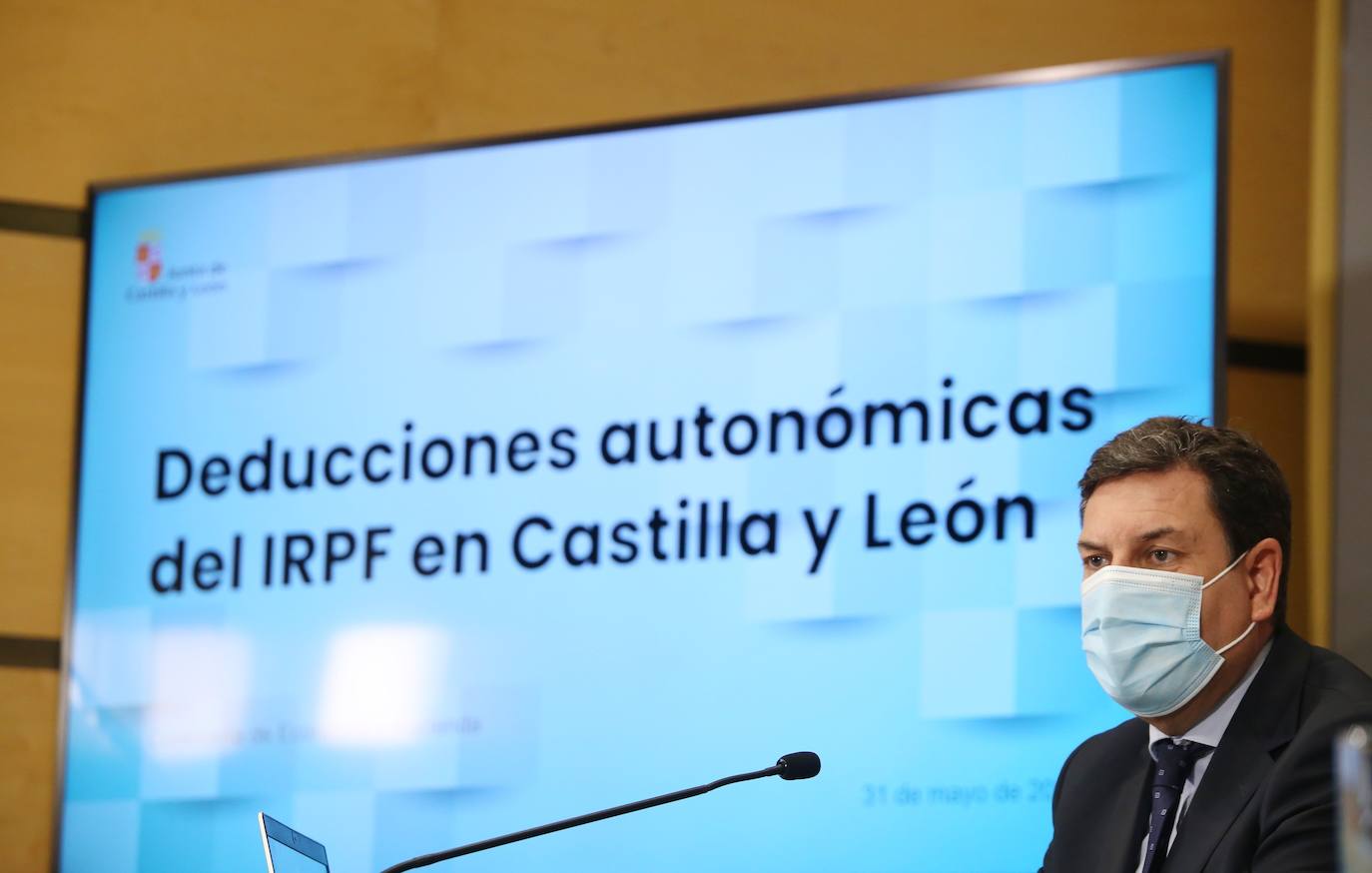 El consejero de Economía y Hacienda, Carlos Fernández Carriedo, presenta las deducciones autonómicas del IRPF en Castilla y León y la campaña de ayuda a la Declaración de la Renta 2020 en el medio rural