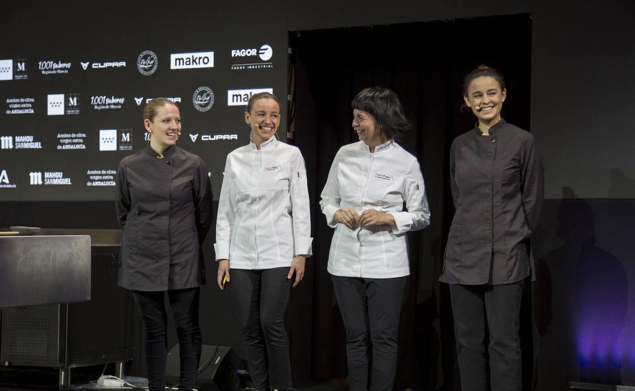 La chef Fina Puigdeval y sus tres hijas, Martina, Clara y Carlota Puigvert