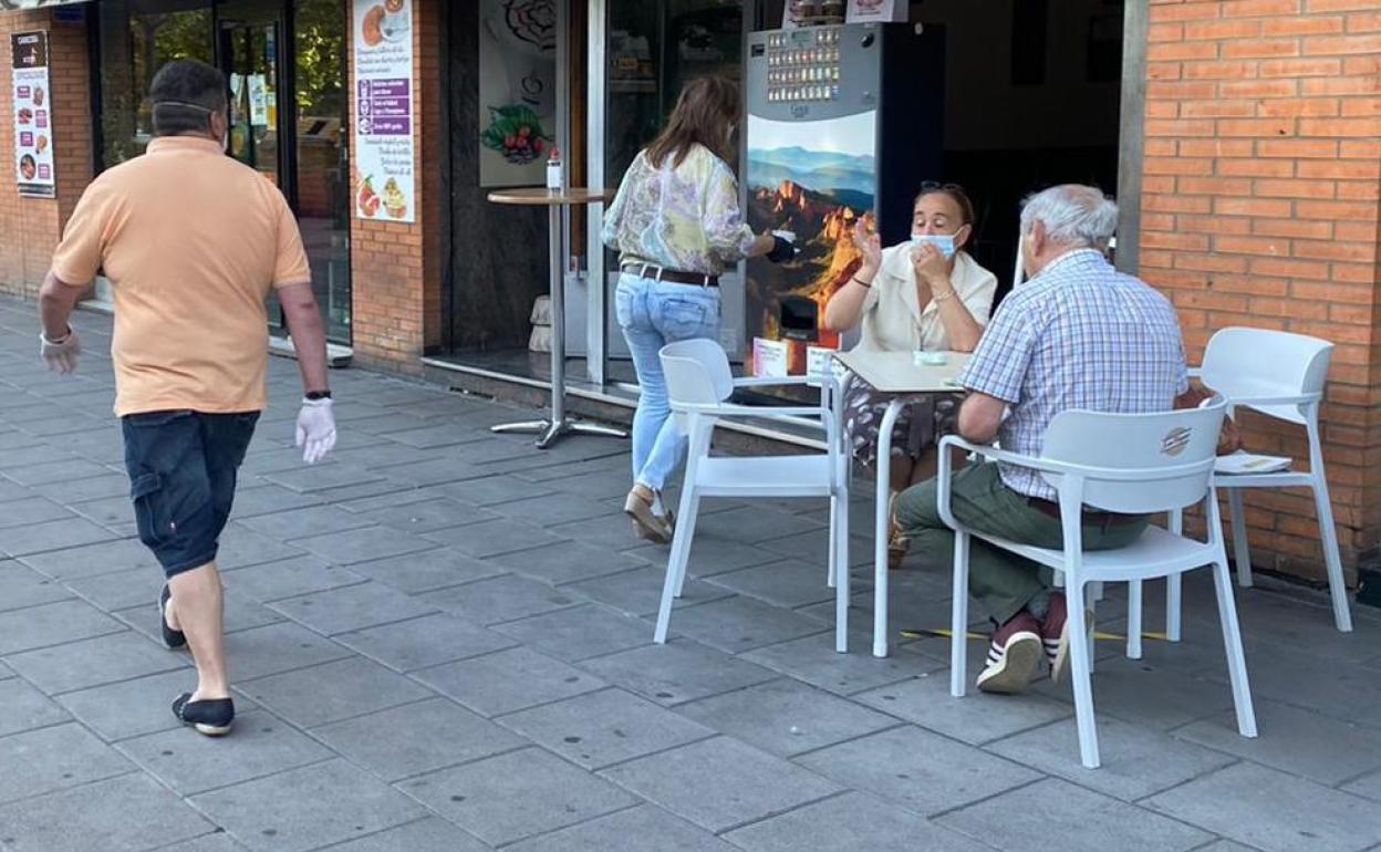 Terraza en la vía pública de la provincia de León.