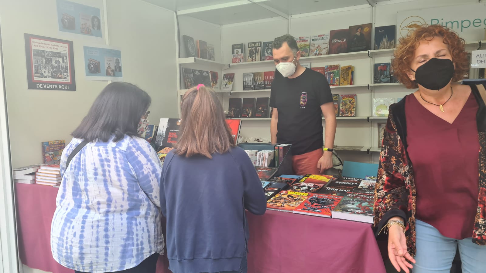 Los libros ganan la batalla al virus en una feria segura y con alta afluencia de público.