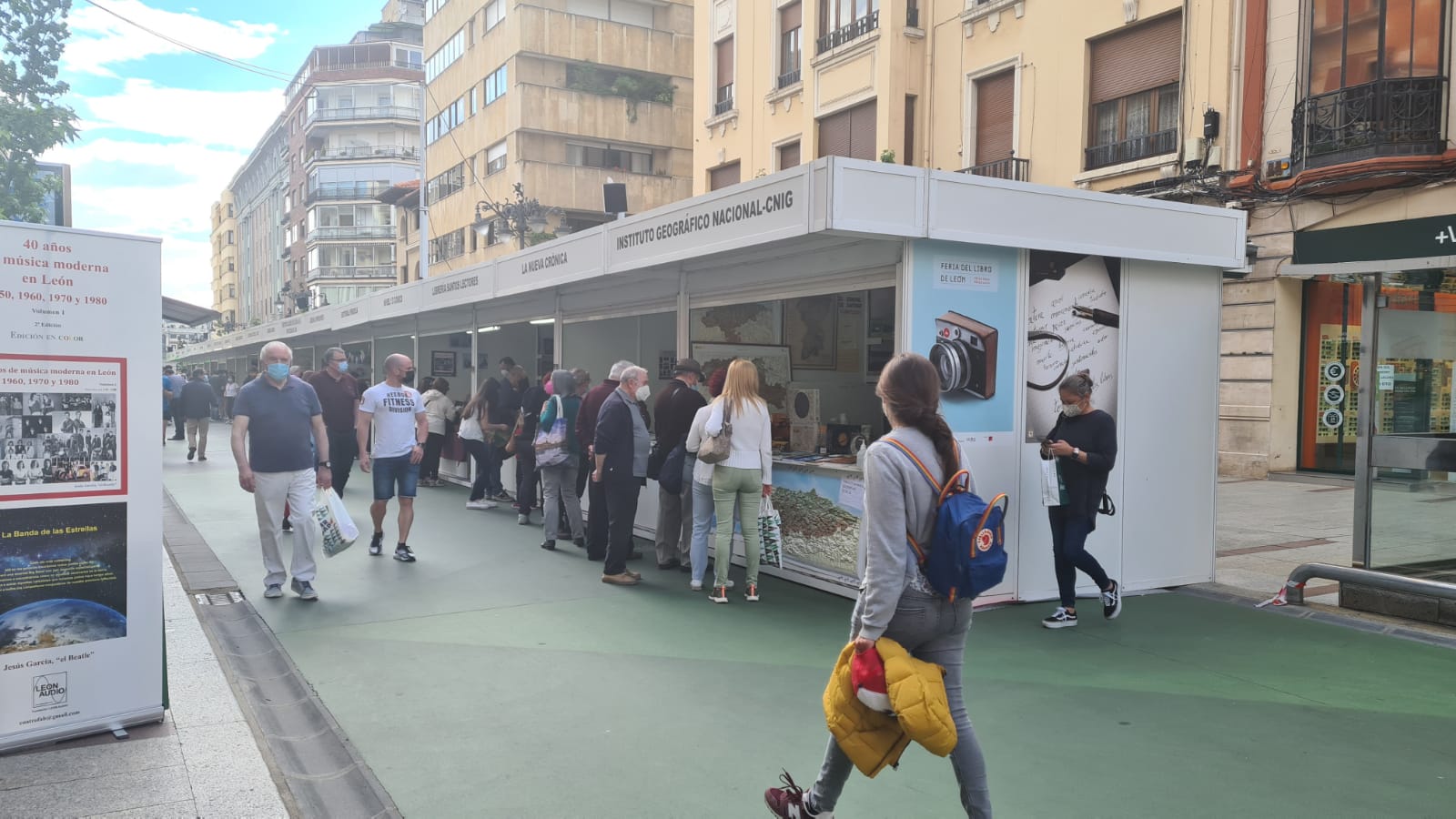 Los libros ganan la batalla al virus en una feria segura y con alta afluencia de público.