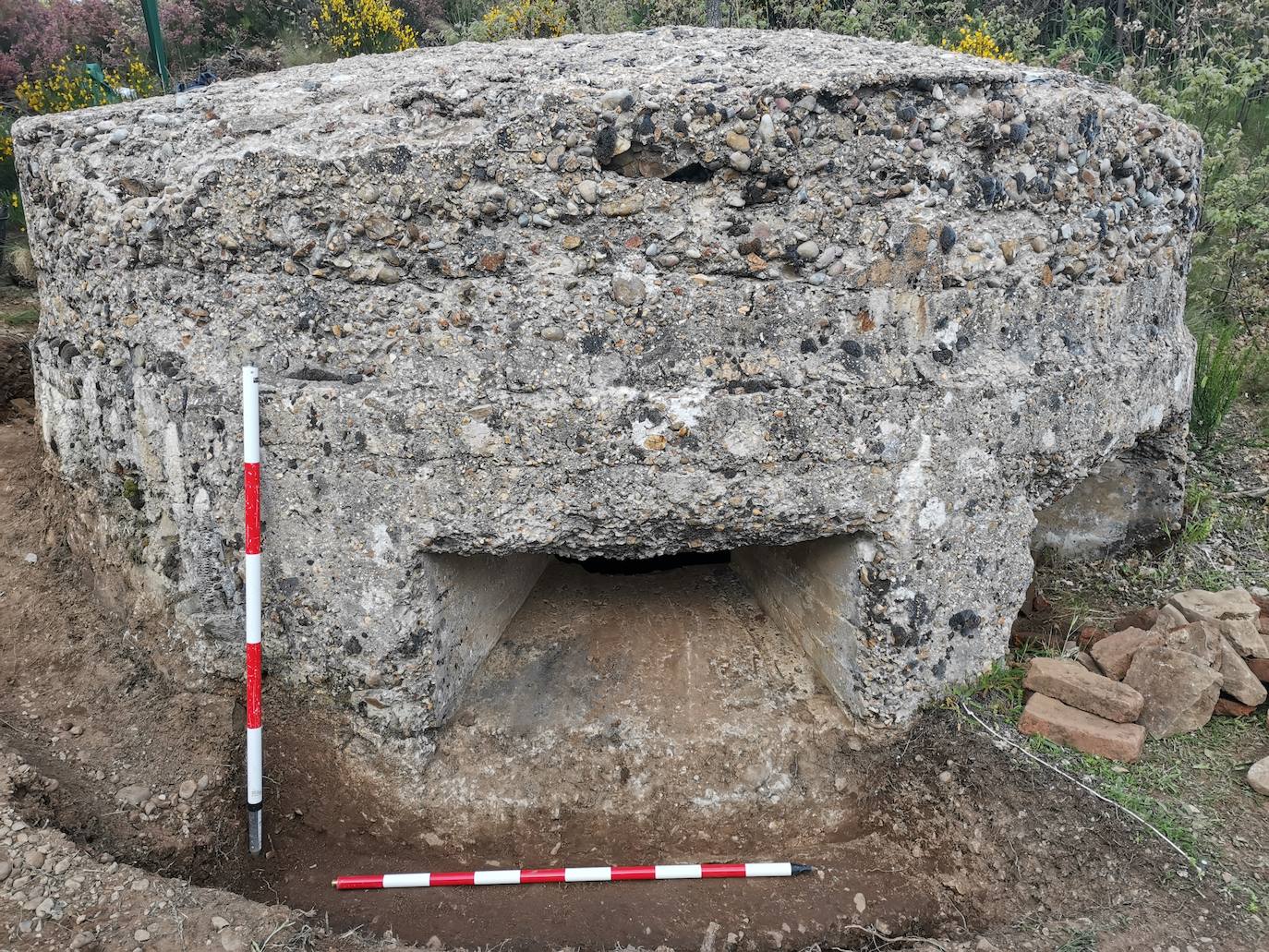 Nido de ametralladoras de la Guerra Civil localizado en Cueto Salón. 