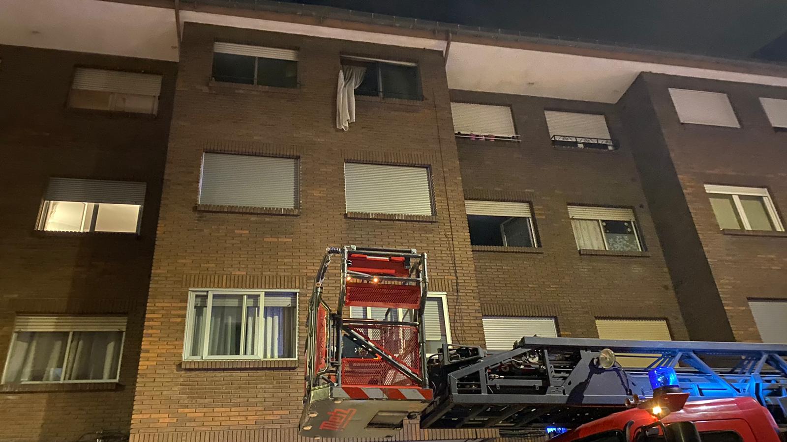 Fotos: Incendio en la calle Obispo Almarcha de León capital