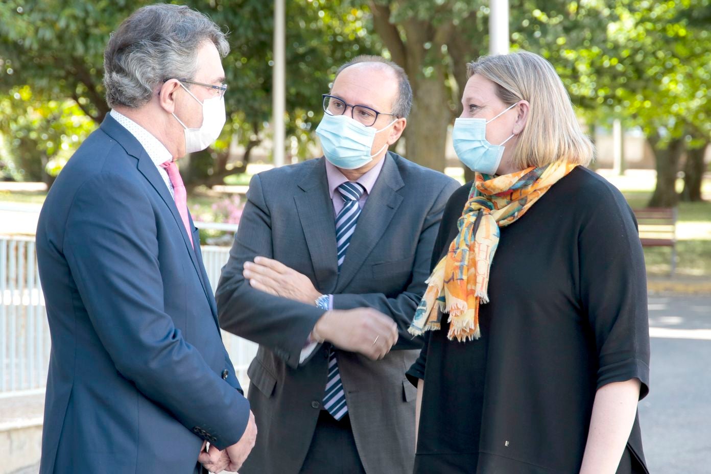 La consejera de Familia e Igualdad de Oportunidades, Isabel Blanco, visita la Residencia Mixta de Personas Mayores «Armunia». 