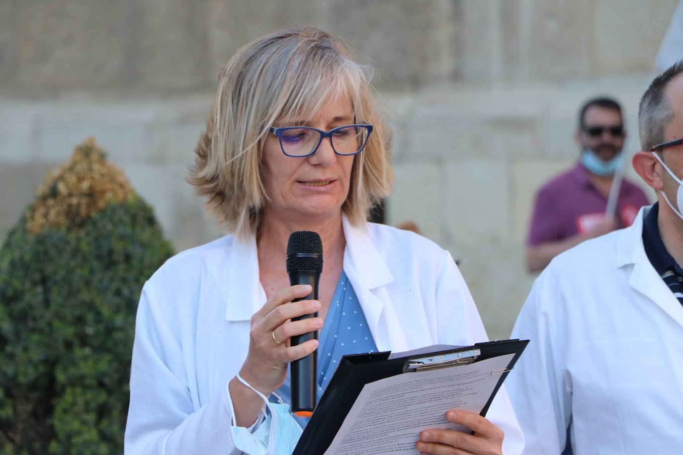 Los trabajadores de Inbiotec se concentran en defensa de la supervivencia del Instituto de Biotecnología de León y por el mantenimiento de los puestos de trabajo del personal del centro tecnológico.