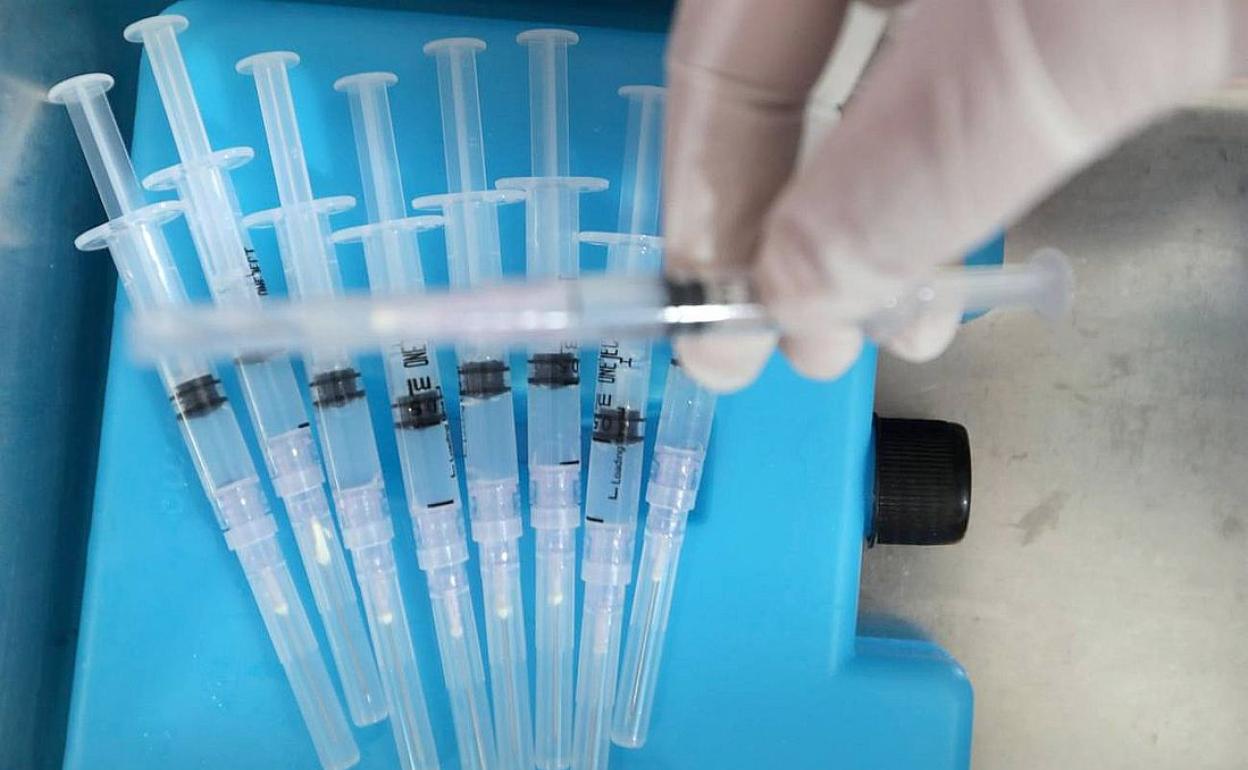 Vacunas listas para ser administradas.