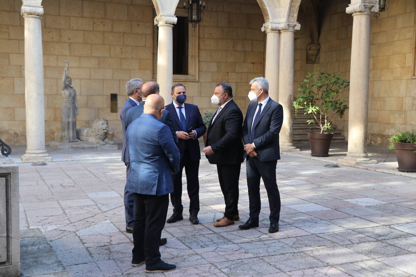 Fotos: Ábalos visita la capital leonesa