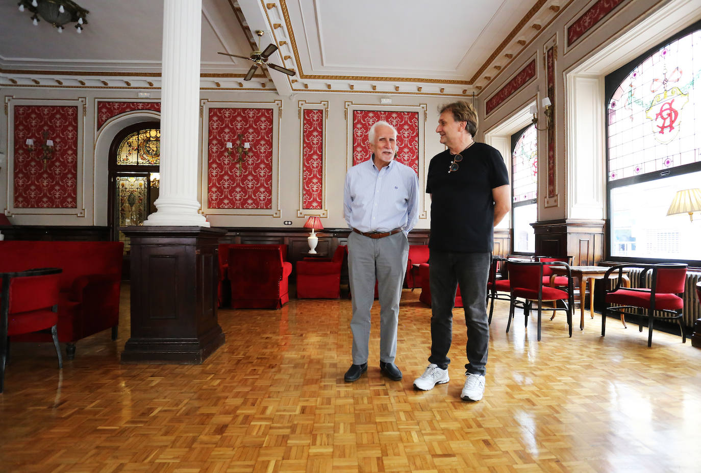 Luis Mateo Díez y Tomás Val Sáez participan en la 54º Feria del Libro de Valladolid.