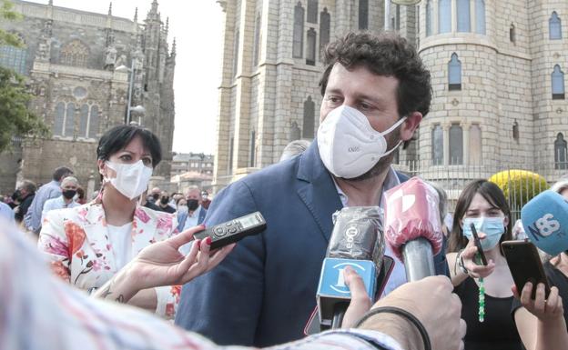 Manuel García duda de la limpieza del proceso en el PP y pide la paralización del congreso provincial