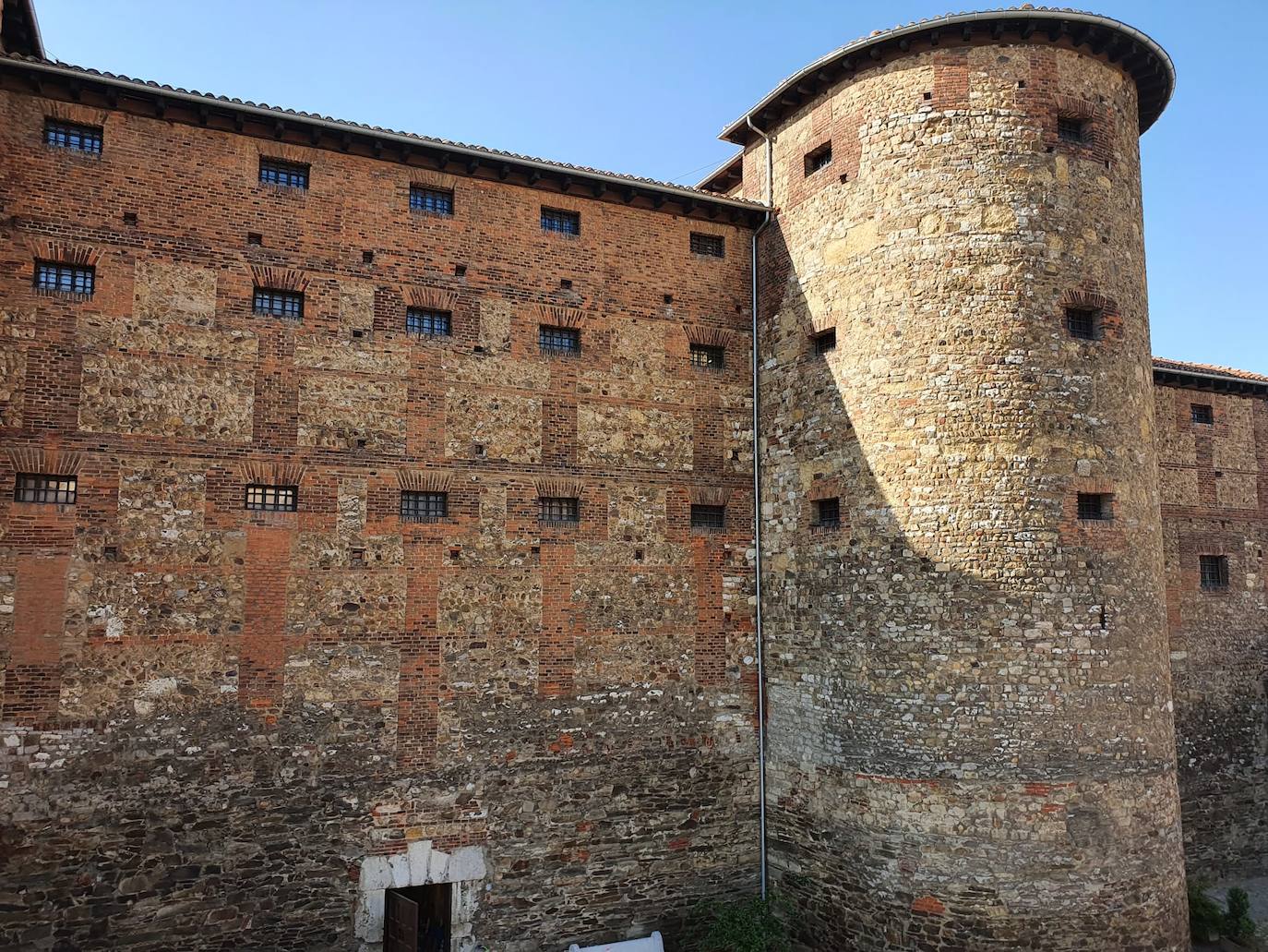 'Muestar de la exposiciónTrazas: Edificios y maestros de la provincia de León