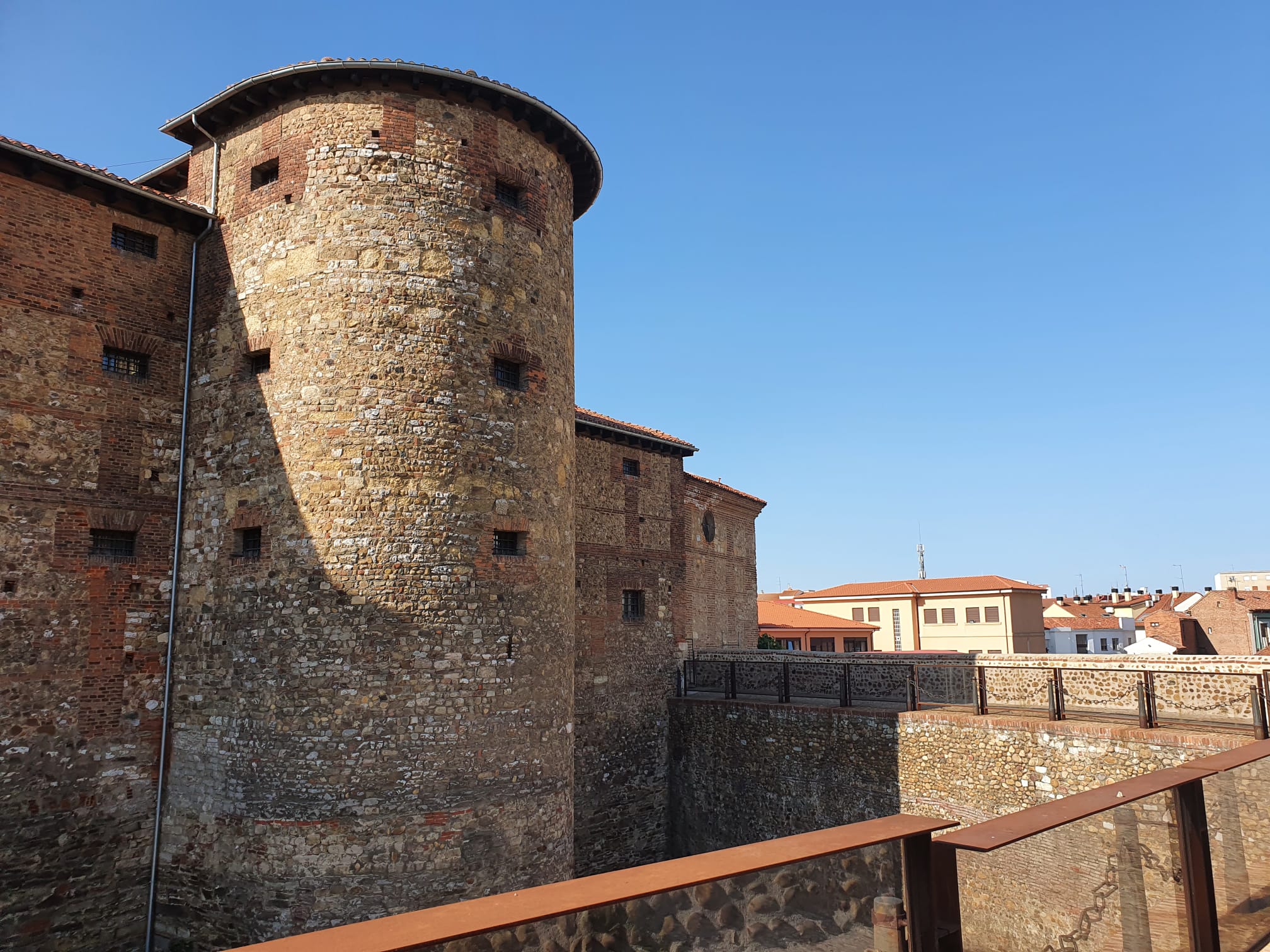 'Muestar de la exposiciónTrazas: Edificios y maestros de la provincia de León