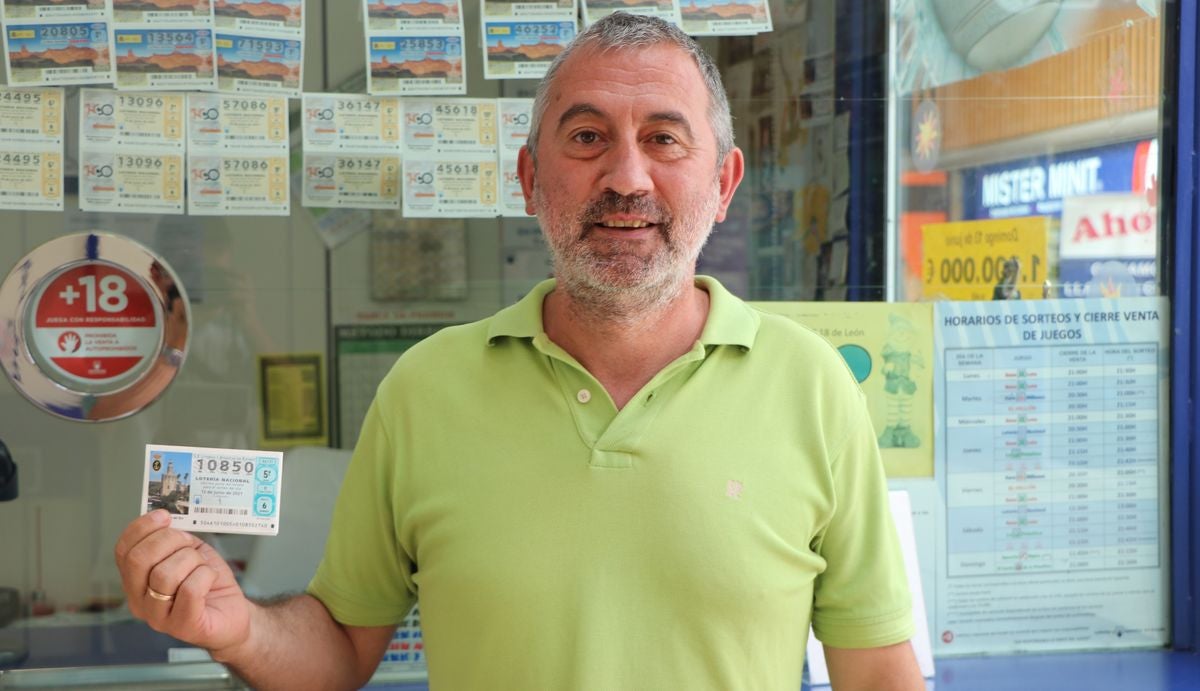 La administración de Lotería de Carrefour, en León, vende más de seis series del primer premio, a lo que se suman los boletos dispensados en dos despachos de León y una administración de Astorga.