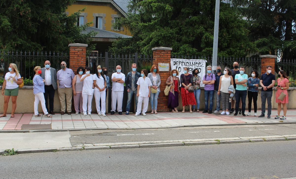 Los trabajadores del Centro El Alba claman contra el «boicot» para el cierre de este «centro referencia» en León.