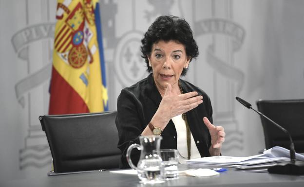 Isabel Celaá, durante la rueda de prensa.