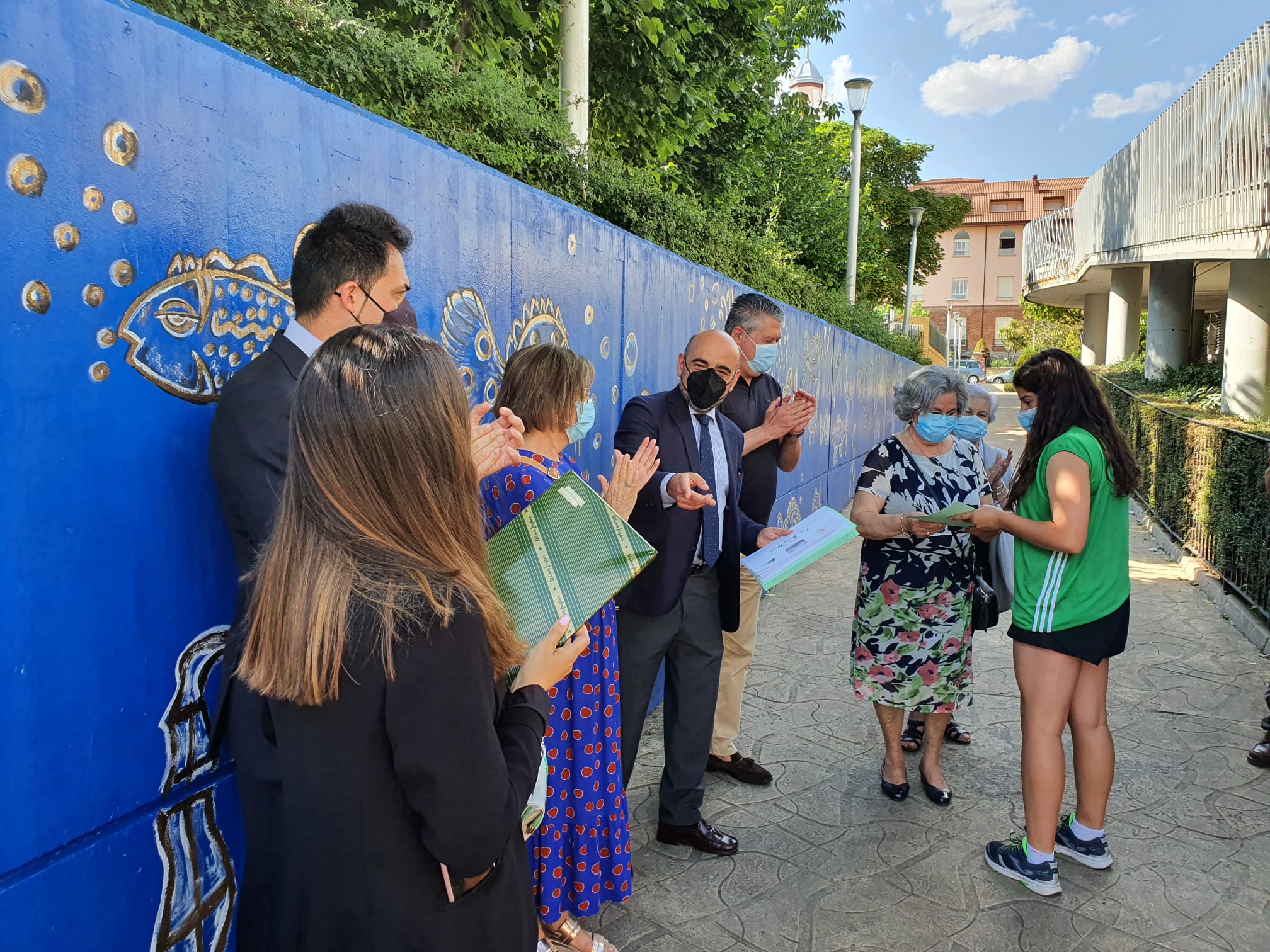 Inauguración del mural artístico de los Peces en homenaje a Miguel Escanciano.