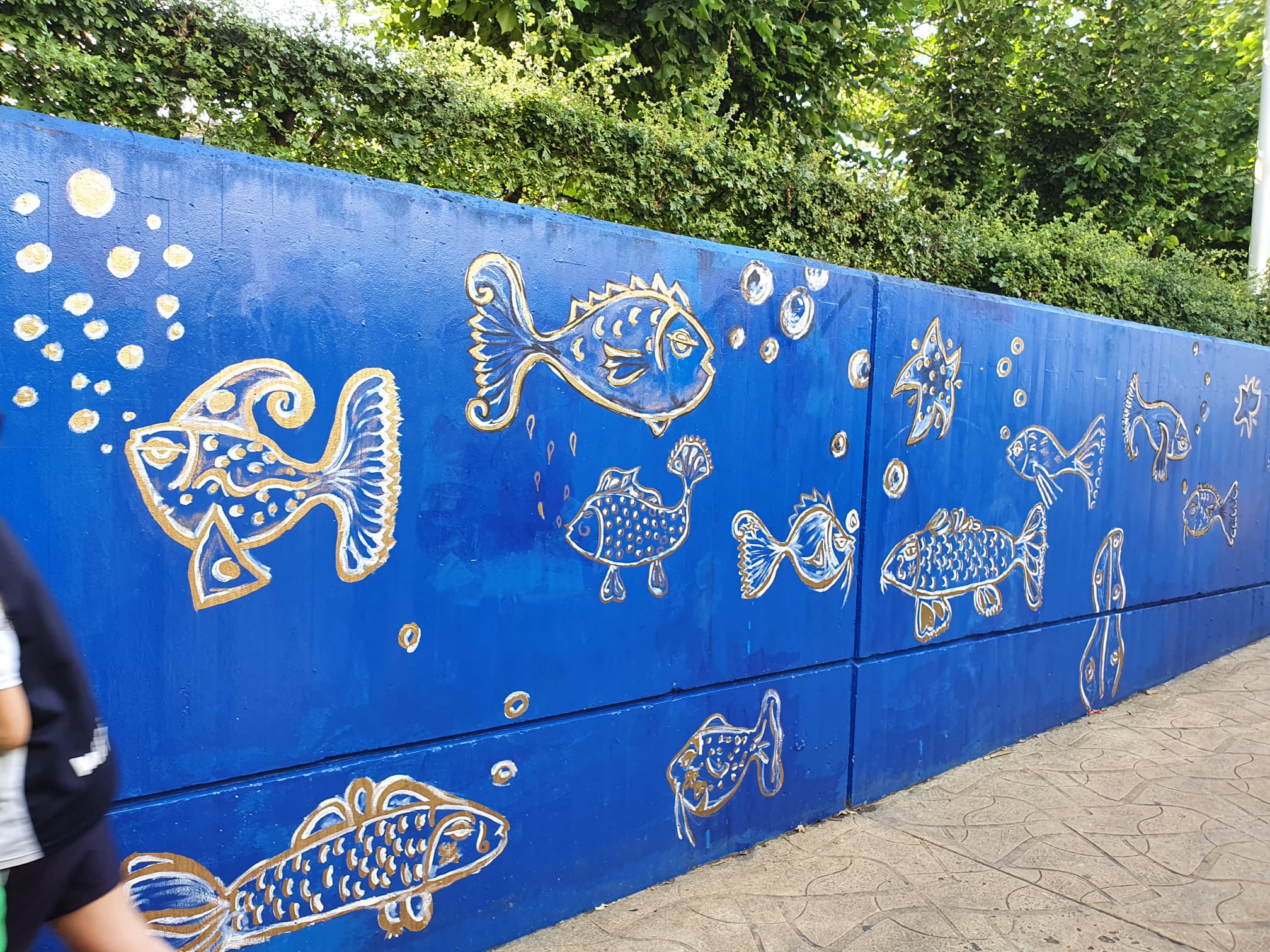 Inauguración del mural artístico de los Peces en homenaje a Miguel Escanciano.