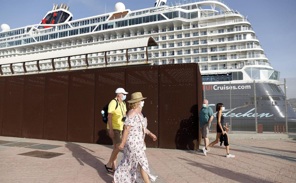 Un crucero, este martes en Málaga.