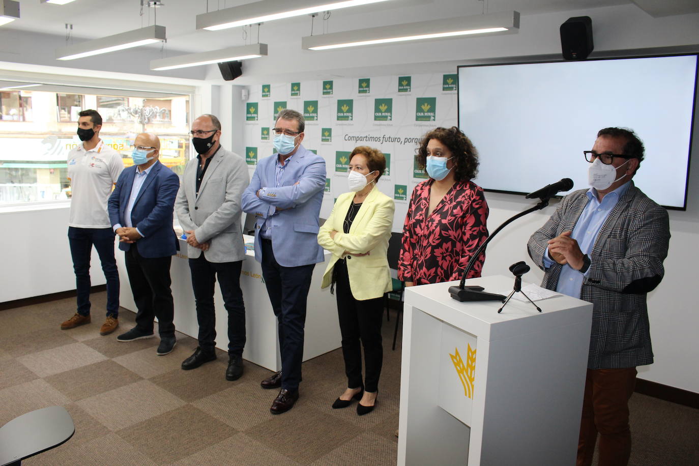 La sede de Caja Rural en León ha sido el espacio elegido para la presentación del Campeonato de España de Aguas Bravas que se celebrará en Sabero.