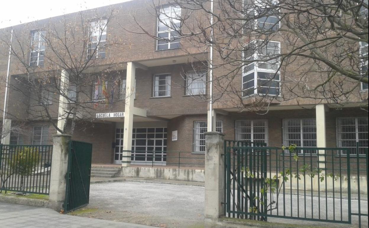 UGT denuncia el posible cierre de la Escuela Hogar 'Las Encinas' de Ponferrada