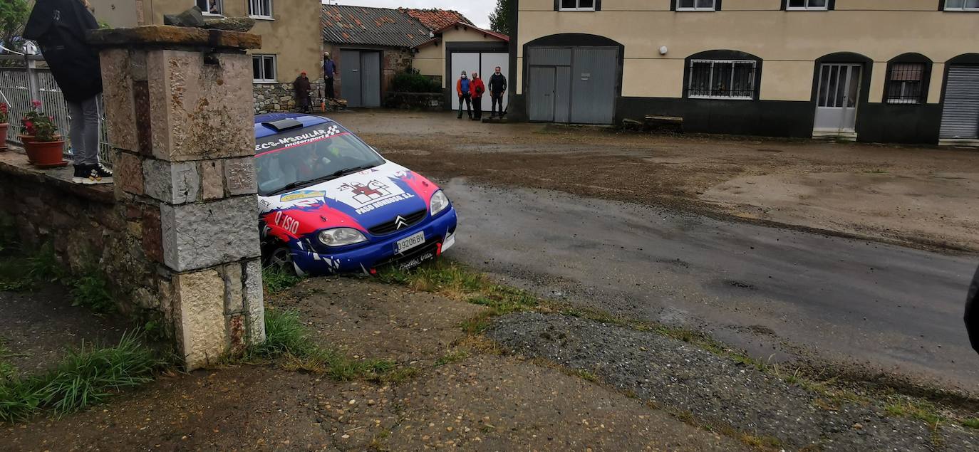 Las carreteras y curvas de la montaña central leonesa se convierten este sábado en el circuito del XXIII Rallye de León con etapas que recorren desde los tramos de la mina en la zona de Gordón hasta los valles de Arbás y Omaña