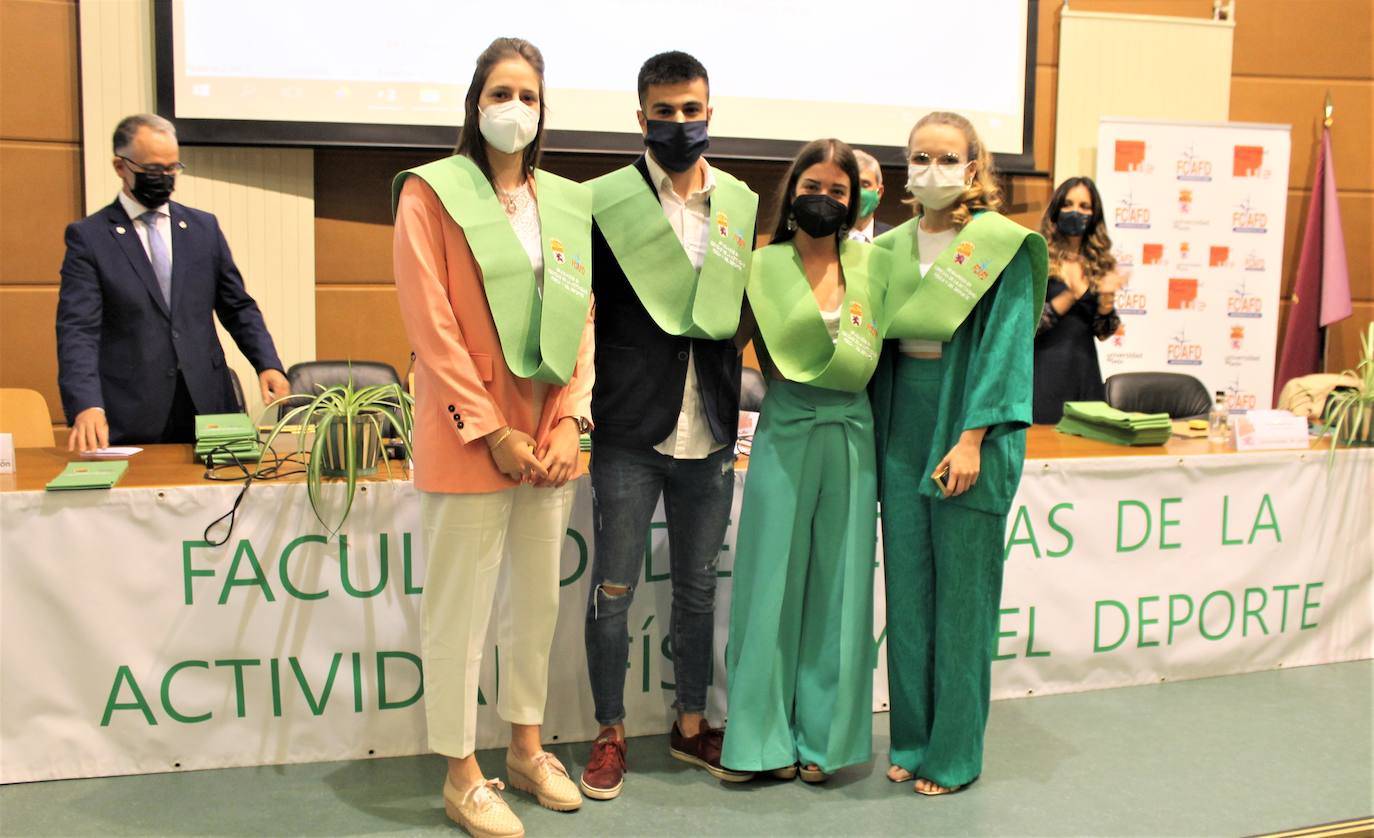 Los nuevos graduados de Inef pudieron celebrar el fin de su formación.