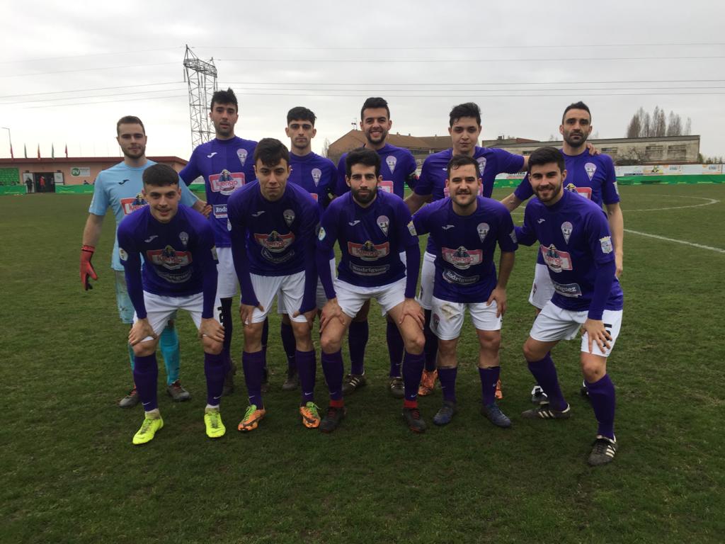 La Bañeza, en formación.