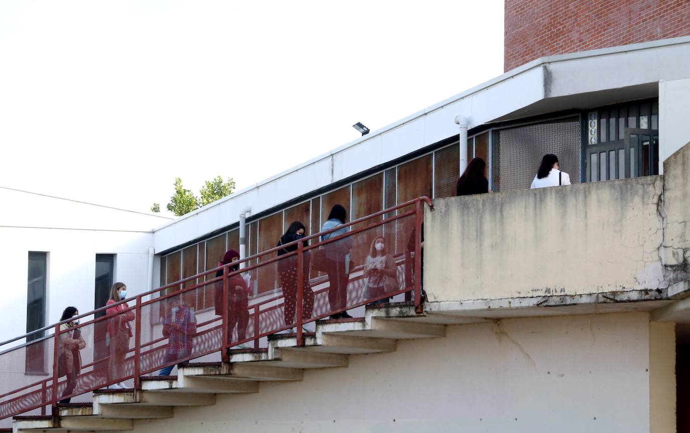 Fotos: Jornada de oposiciones de Secundaria y otros cuerpos en Castilla y León