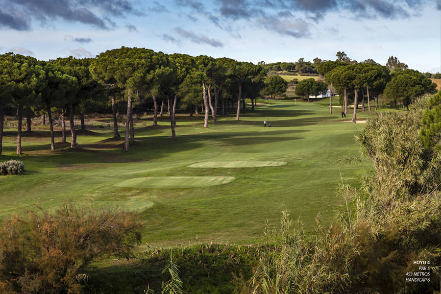 Club de golf La Monacilla. Está en Aljaraque, Huelva. Fue diseñado por el golfista vasco José María Olazábal y los aficionados consideran que tiene un recorrido para exprimirse.