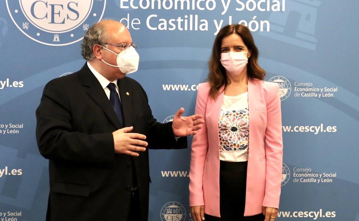 La consejera de Empleo e Industria, Carlota Amigo, visita el Consejo Económico y Social de Castilla y León (CESCyL)..
