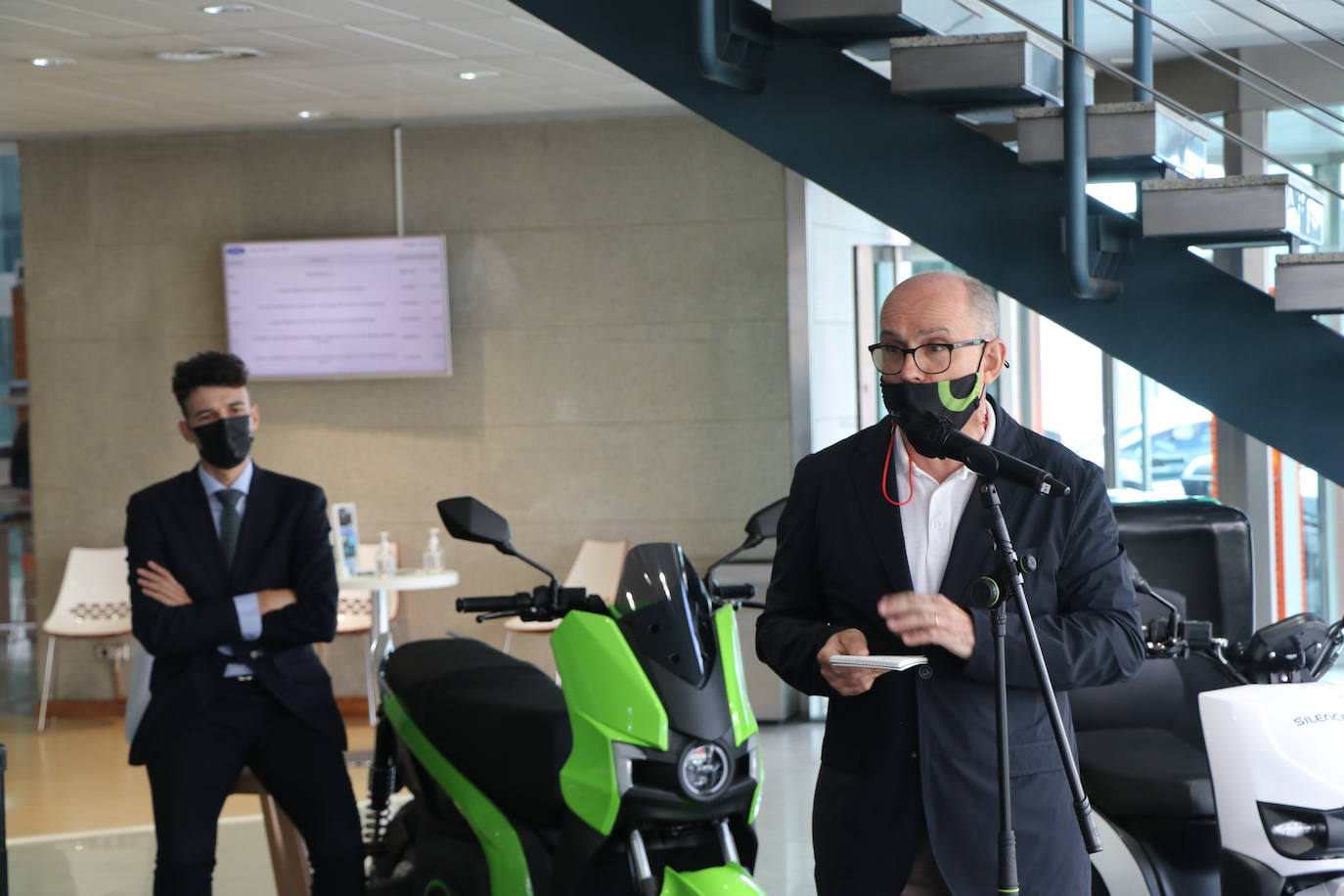 Presentación de Silence León