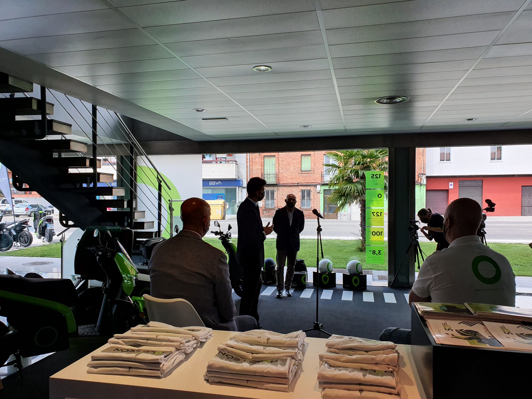 Presentación de Silence León