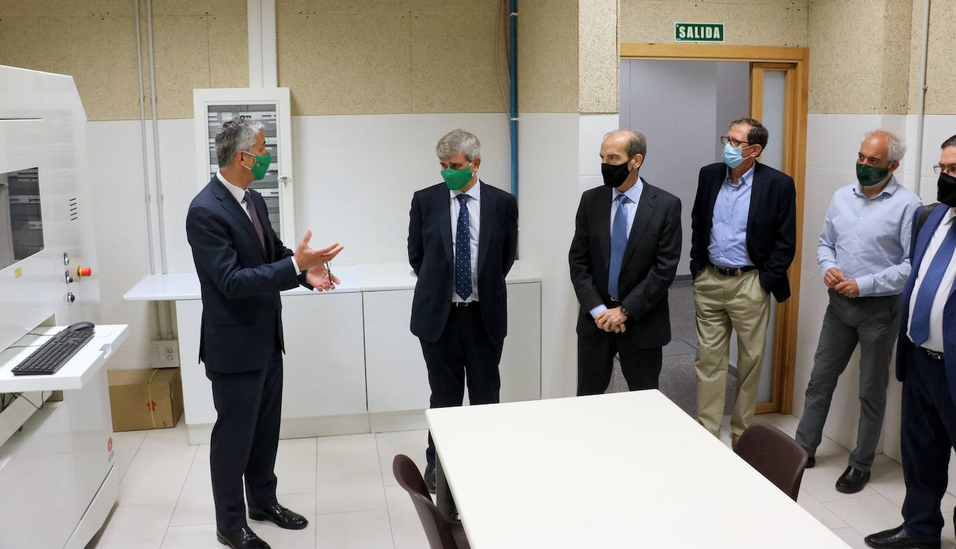 El alcalde José Antonio Diez, el Teniente General Salom Piqueres y el rector, Juan Francisco García Marín, han mantenido este miércoles un encuentro de trabajo