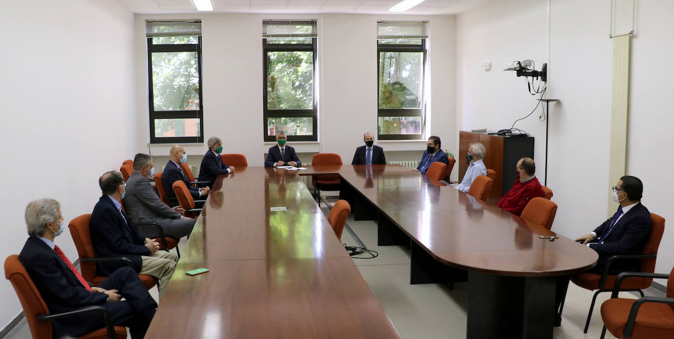 El alcalde José Antonio Diez, el Teniente General Salom Piqueres y el rector, Juan Francisco García Marín, han mantenido este miércoles un encuentro de trabajo